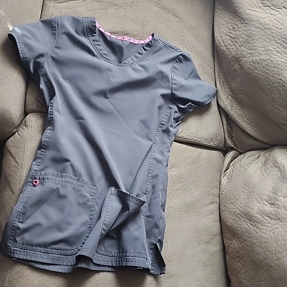 scrub top - Picture 1 of 1